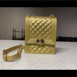 Guaranteed Quality Shoulder/Handbag